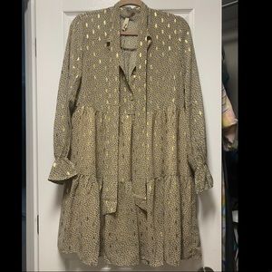 Elan Lurex Print Tiered Taupe Dress. NWT. Small